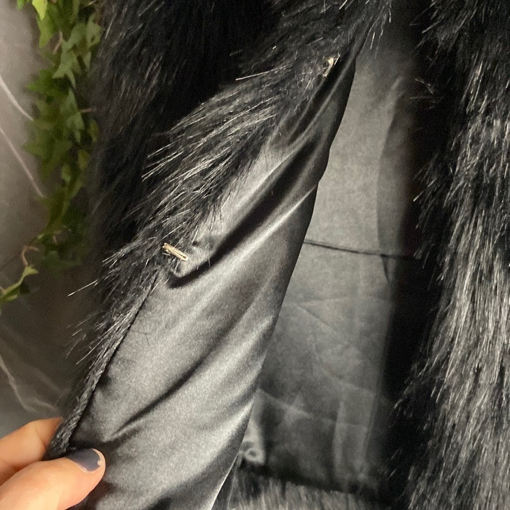NWT B boutique by Evergreen Faux Fur Vest & Scarf
💕 - Picture 4 of 11